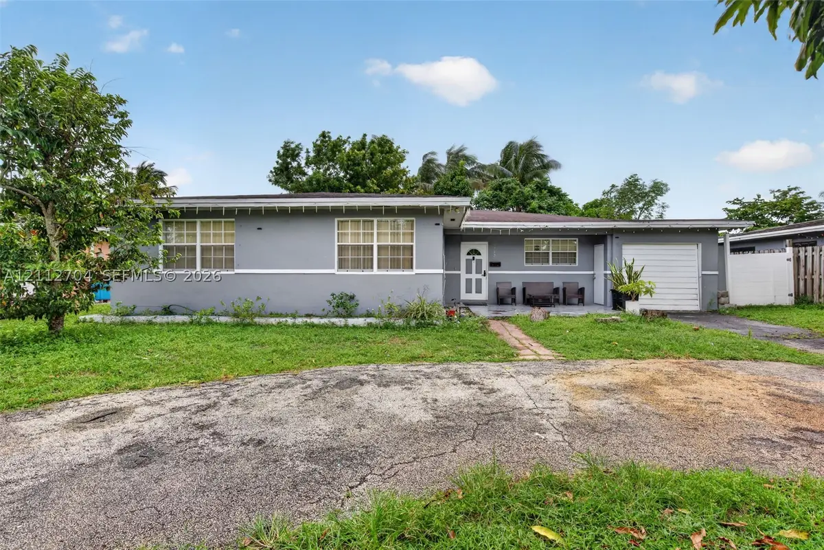 4332 NW 2nd St, Plantation, FL 33317 - #1