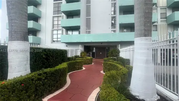 1825 W 44th Pl #302, Hialeah, FL 33012