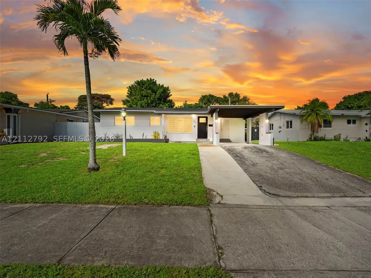 231 SW 28th Ter, Fort Lauderdale, FL 33312 - #1