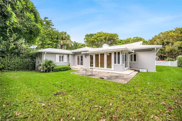 2200 Alhambra Cir, Coral Gables, FL 33134