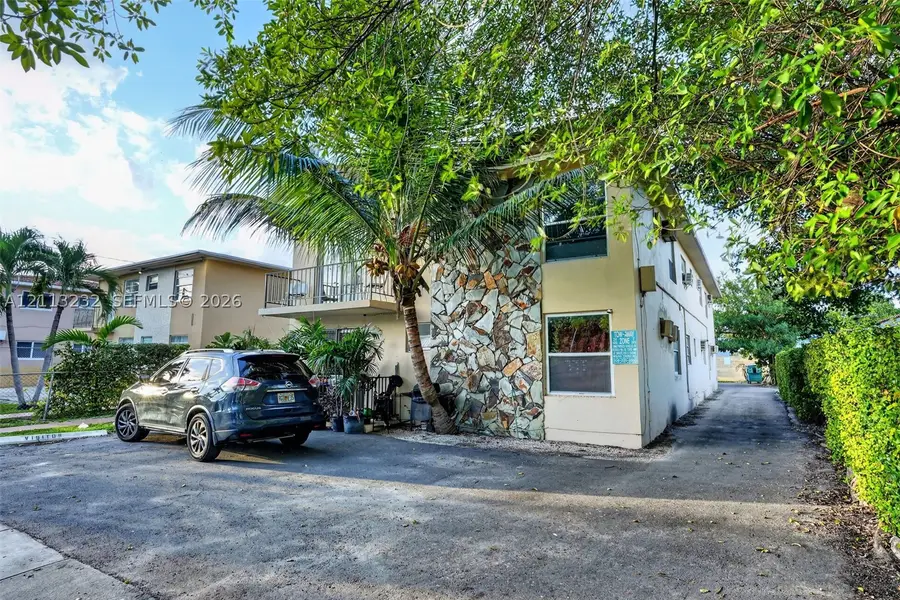1619 NW 1st St, Miami, FL 33125 - #2