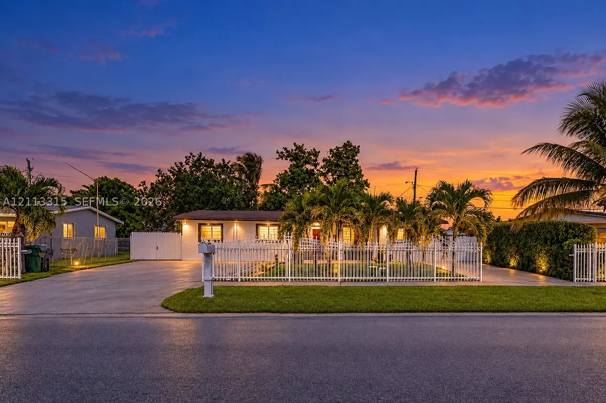 11821 SW 187th Ter, Miami, FL 33177 - #1