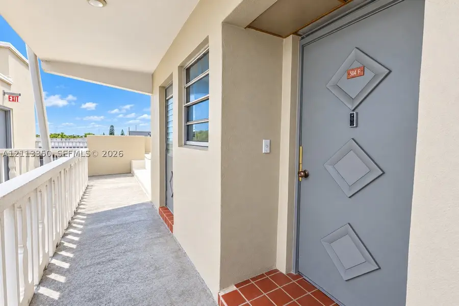 330 SE 2nd St #504F, Hallandale Beach, FL 33009 - #2