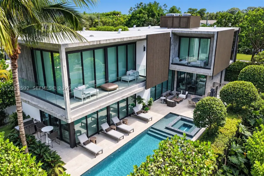 705 W Dilido Dr, Miami Beach, FL 33139 - #2