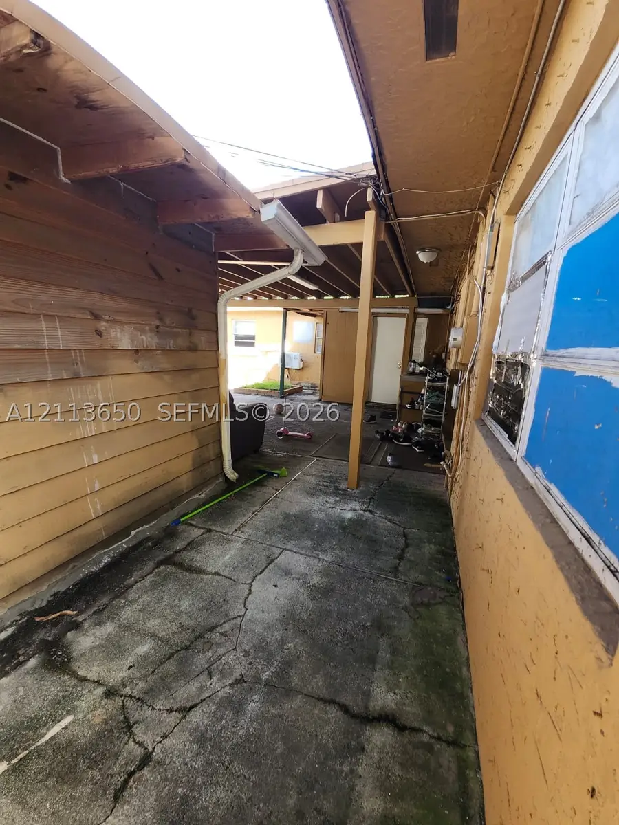 841 SE 1st St, Hialeah, FL 33010 - #3