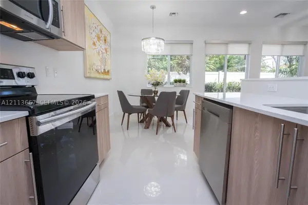 170 SE 7th Way, Pompano Beach, FL 33060