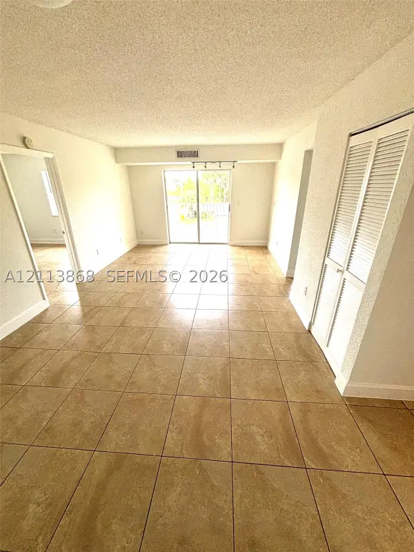8200 SW 210th St #101, Cutler Bay, FL 33189