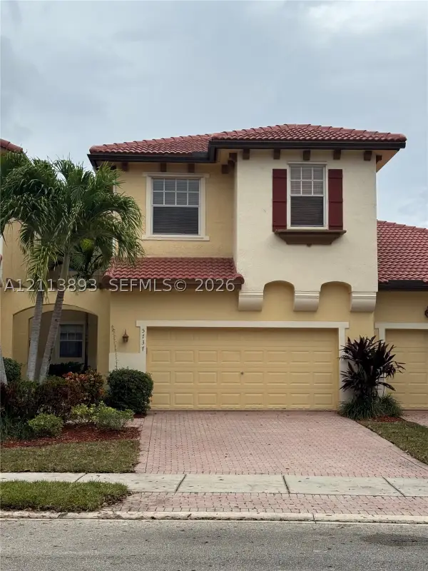 5737 NW 119th Dr, Coral Springs, FL 33076