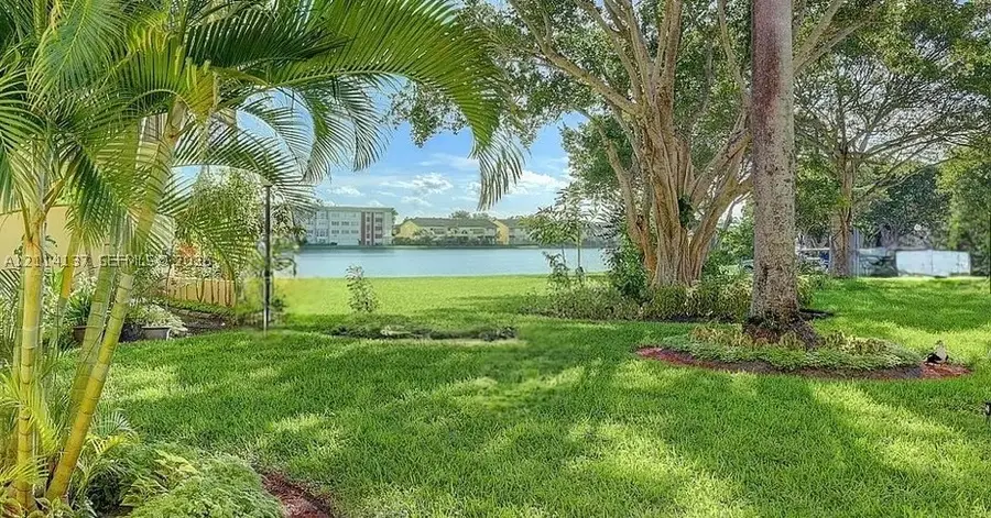 952 NE 199th St #3N, Miami, FL 33179 - #2