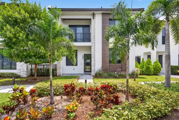 4438 NW 81st Ave, Doral, FL 33166