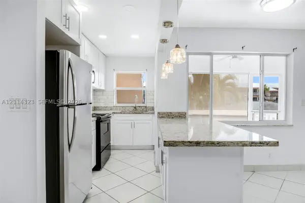 5300 Washington St #N214, Hollywood, FL 33021