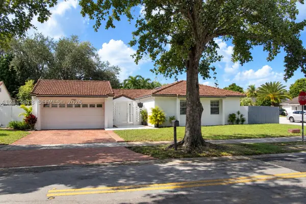 19880 NW 64th Ct Rd, Hialeah, FL 33015