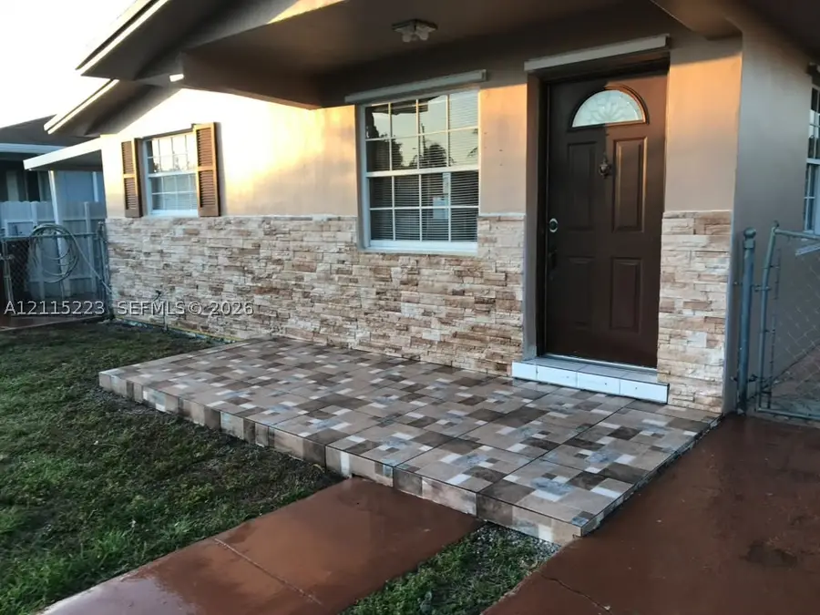 737 SE 8th Pl, Hialeah, FL 33010 - #3