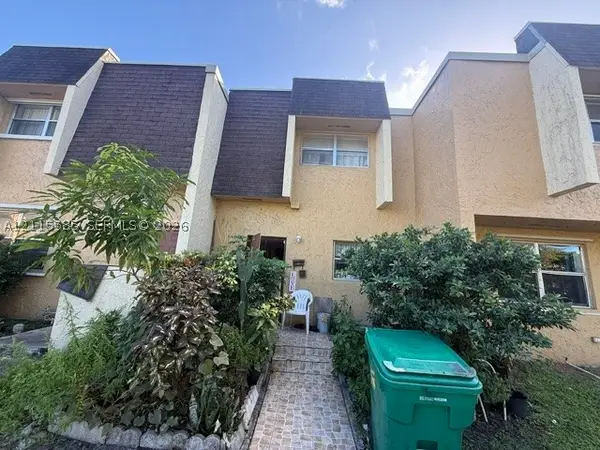 5842 Blueberry Ct #67, Lauderhill, FL 33313
