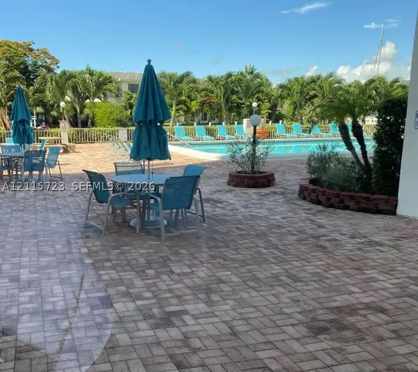 401 Golden Isles Dr #414, Hallandale Beach, FL 33009