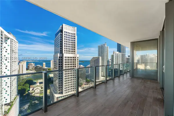 68 SE 6th St #2711, Miami, FL 33131