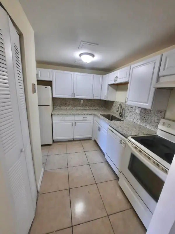 409 Executive Center Drive #208, West Palm Beach, FL 33401