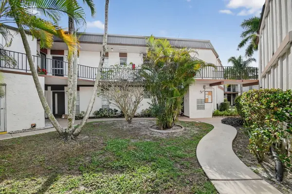 4 N Greenway Vlg Village N #206, Royal Palm Beach, FL 33411