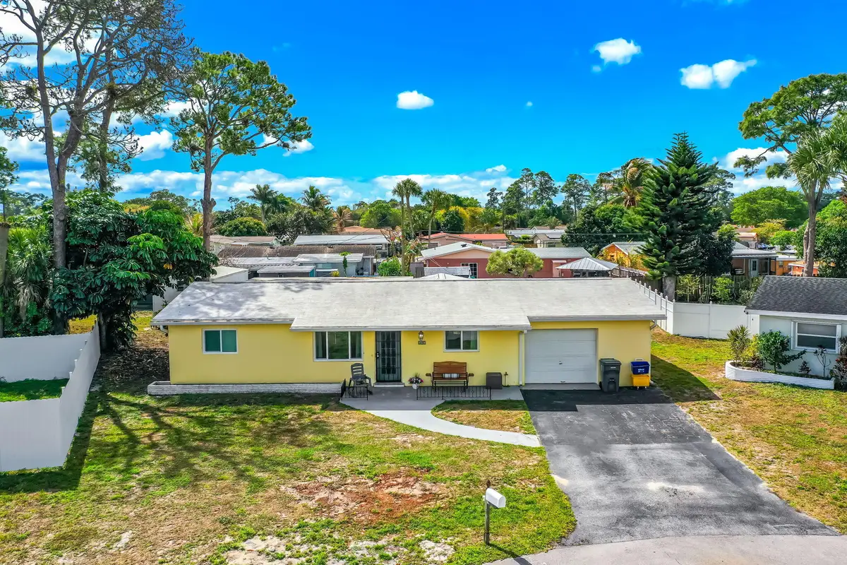 691 Snead Circle, West Palm Beach, FL 33413 - #1
