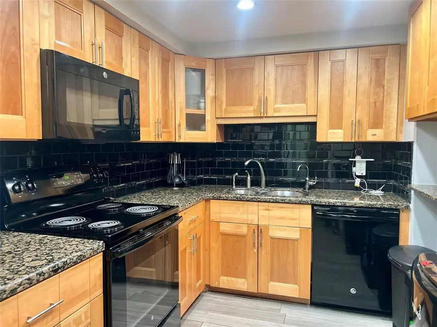 3900 N Hills Drive #208, Hollywood, FL 33021 - #3