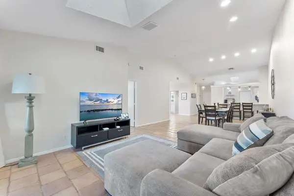 5861 Sunswept Lane #B, Boynton Beach, FL 33437