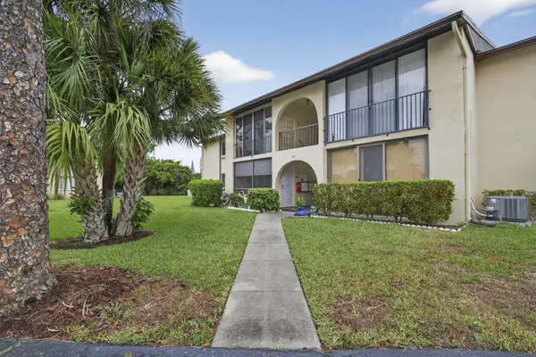 327 Pine Ridge Circle #A-1, ,, FL 33463