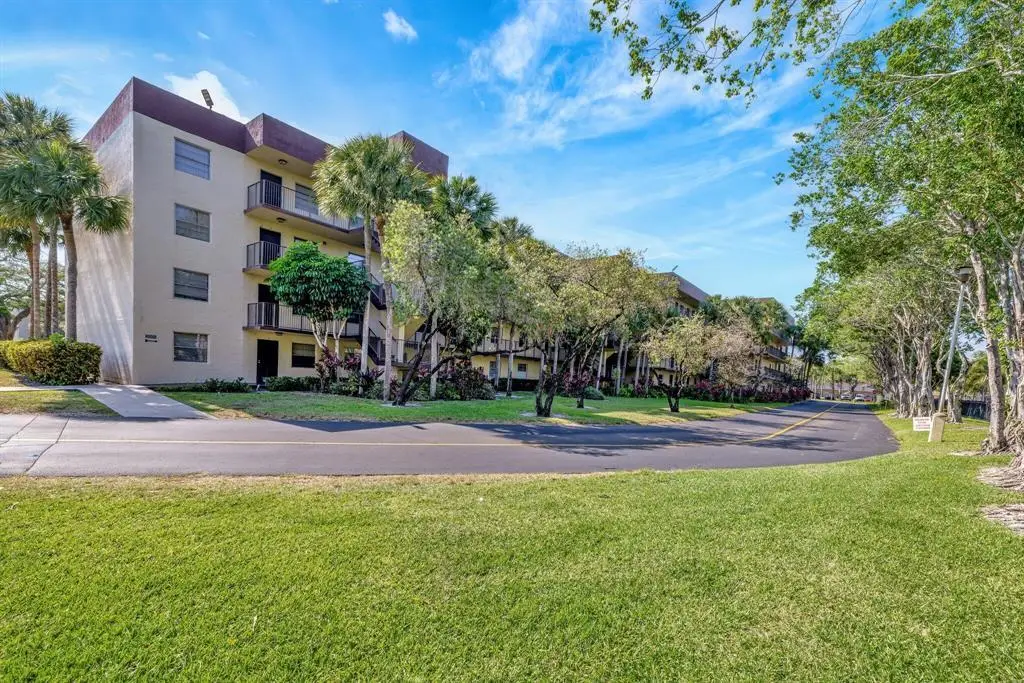 3301 NW 47th Terrace #Unit 403, Lauderdale Lakes, FL 33319 - #1