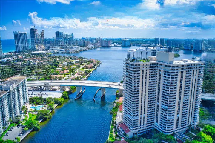 19355 Turnberry Way #3d, Miami, FL 33180 - #1
