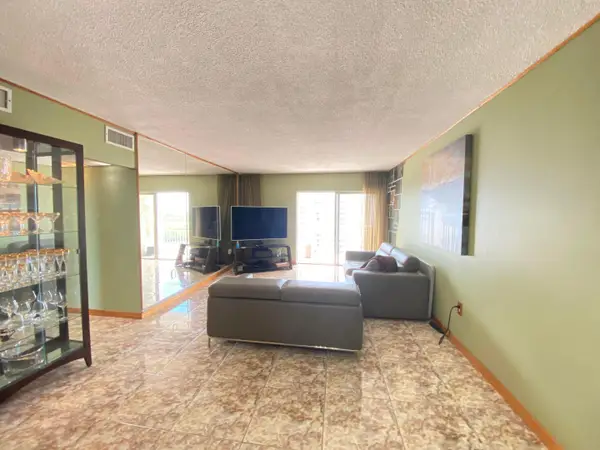 400 Kings Point Drive #1423, Sunny Isles Beach, FL 33160