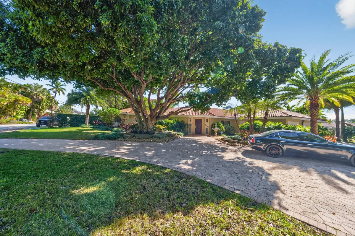 2460 Bayview Drive, Fort Lauderdale, FL 33305 - #1