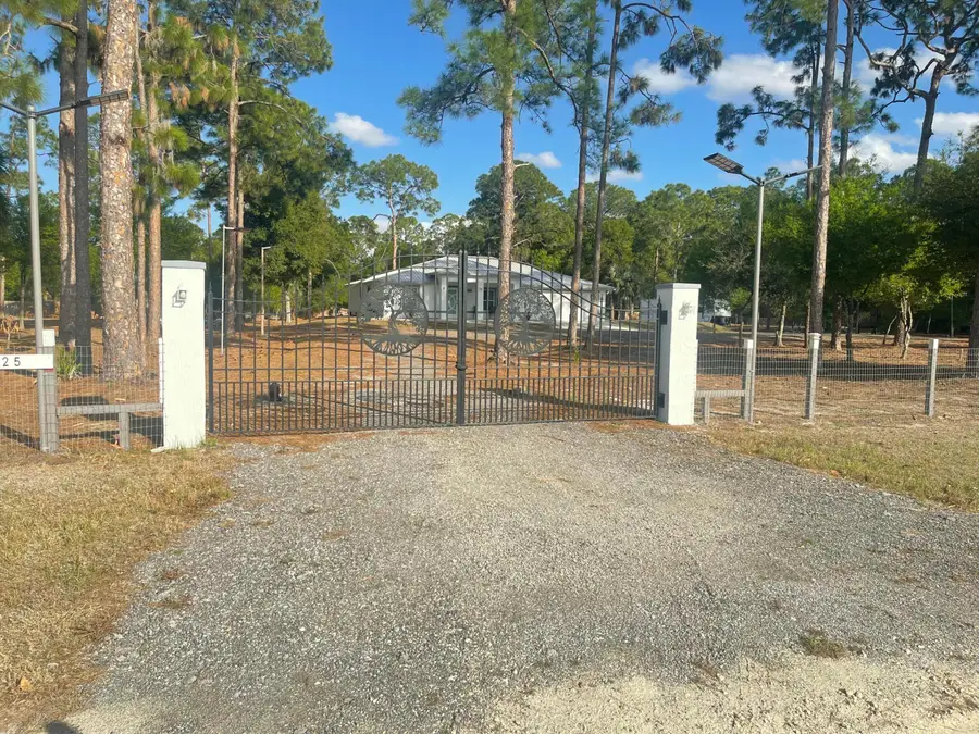 5325 Pioneer 17th Street, Clewiston, FL 33440 - #2