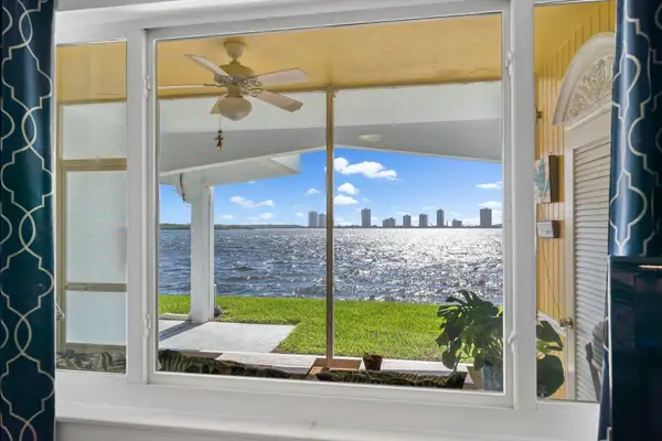 100 Shore Court #105, North Palm Beach, FL 33408