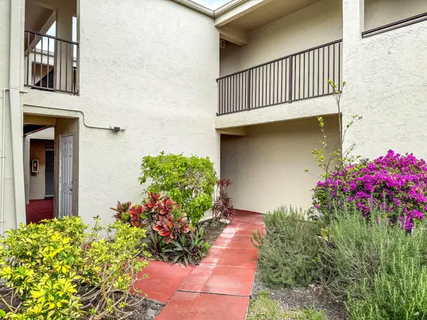 2528 Boundbrook Drive S #205, West Palm Beach, FL 33406