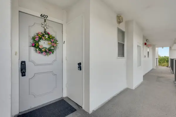 3597 Birdie Drive #607, Lake Worth, FL 33467