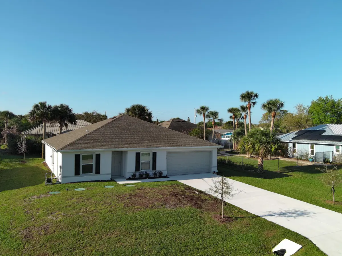 450 Kendall Avenue, Sebastian, FL 32958 - #1