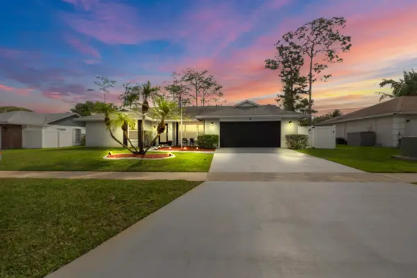 125 Parkwood Drive, Royal Palm Beach, FL 33411