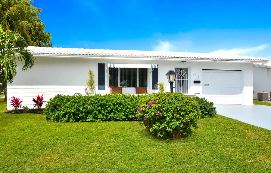 2113 SW 15th Street, Boynton Beach, FL 33426 - #2