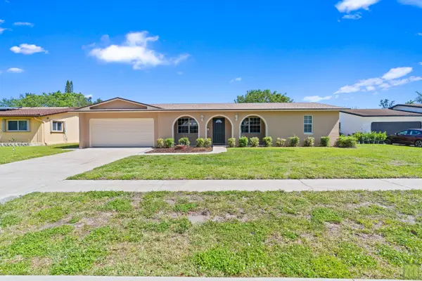 260 Lake Drive, Coconut Creek, FL 33066