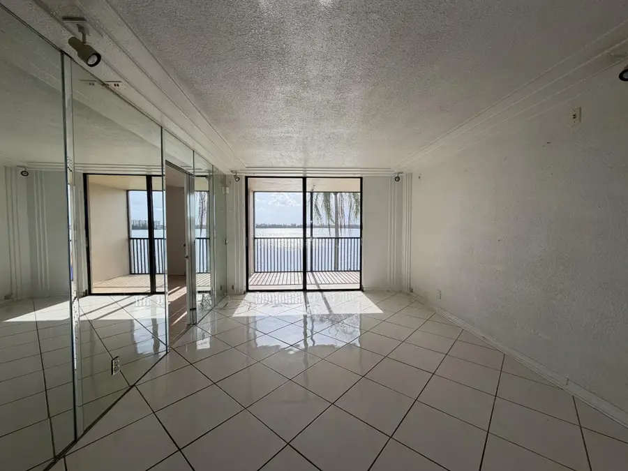 112 Lake Emerald Drive #203, Oakland Park, FL 33309 - #3