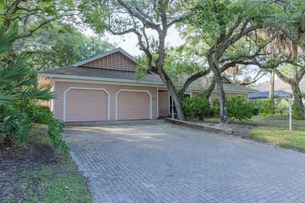 1027 Mangrove Lane, Vero Beach, FL 32963