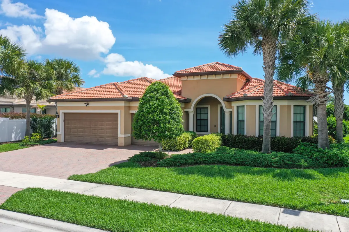 301 SE Huntington Circle, Port Saint Lucie, FL 34984 - #1