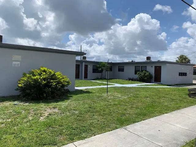 2840 Avenue S, West Palm Beach, FL 33404 - #3
