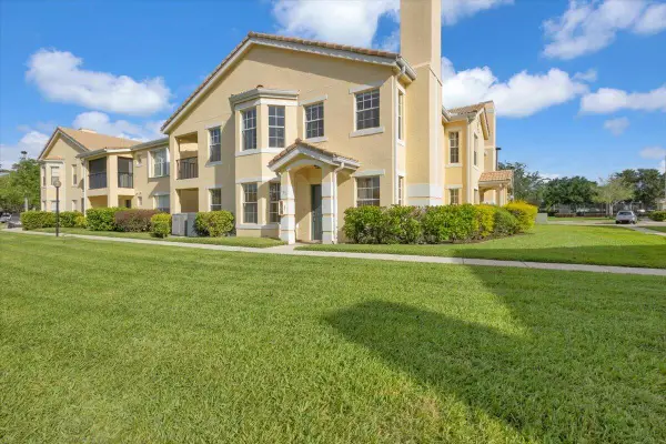 120 SW Peacock Boulevard #11-101, Port St Lucie, FL 34986
