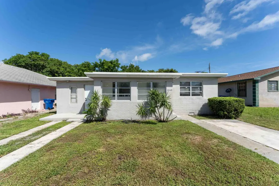 1340 W 33rd Street, Riviera Beach, FL 33404 - #2