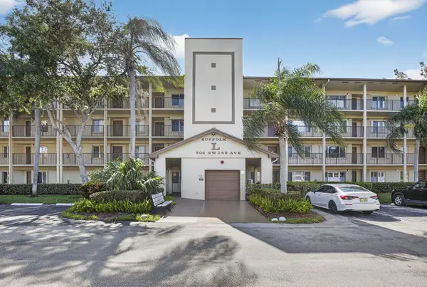 900 SW 142nd Avenue #305l, Pembroke Pines, FL 33027