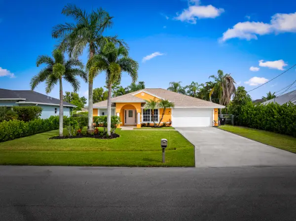 6121 NW Daroco Terrace, Port St Lucie, FL 34986