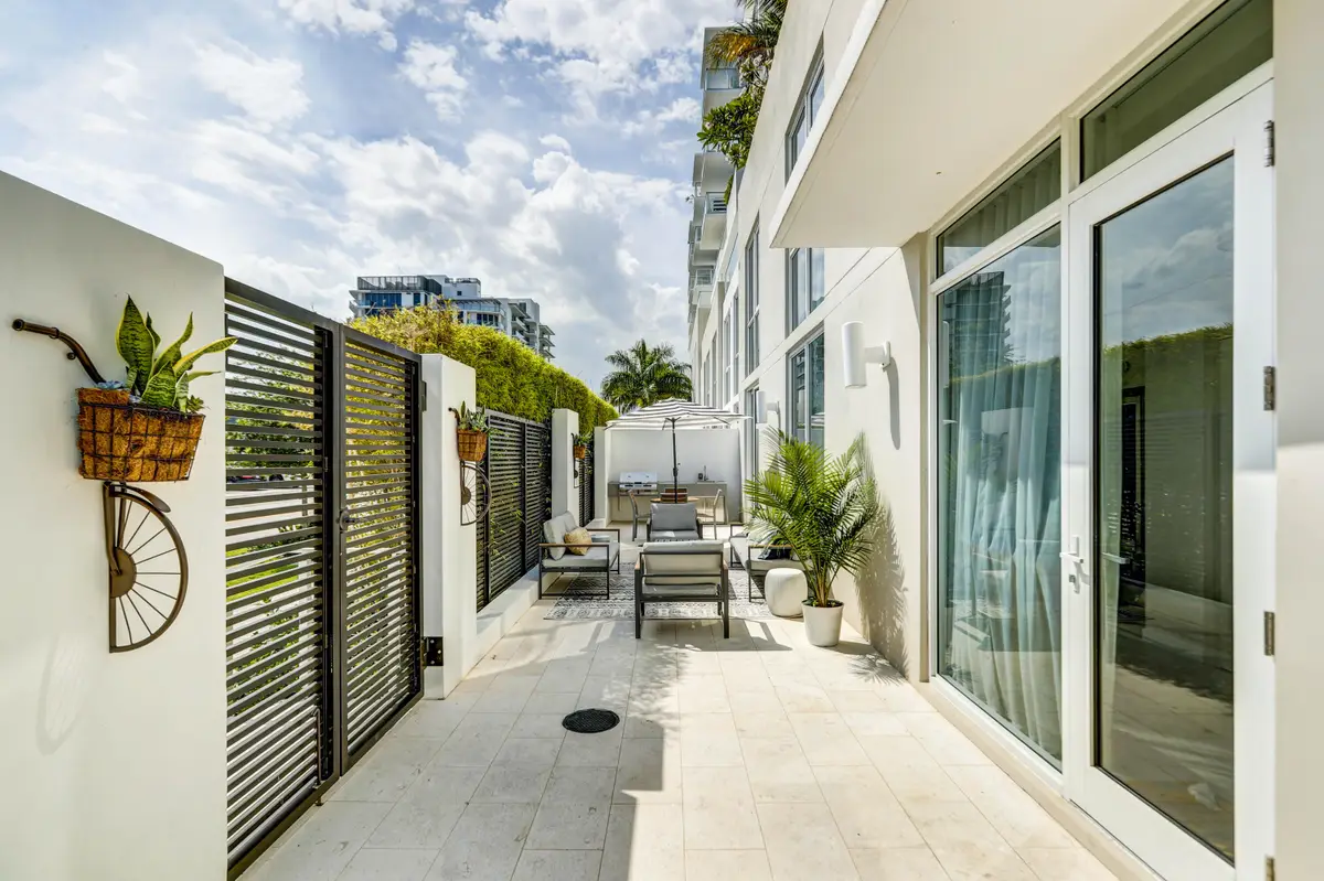 401 N Birch Road #Th3, Fort Lauderdale, FL 33304 - #1