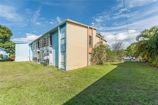 1555 14th Avenue #201, Vero Beach, FL 32960