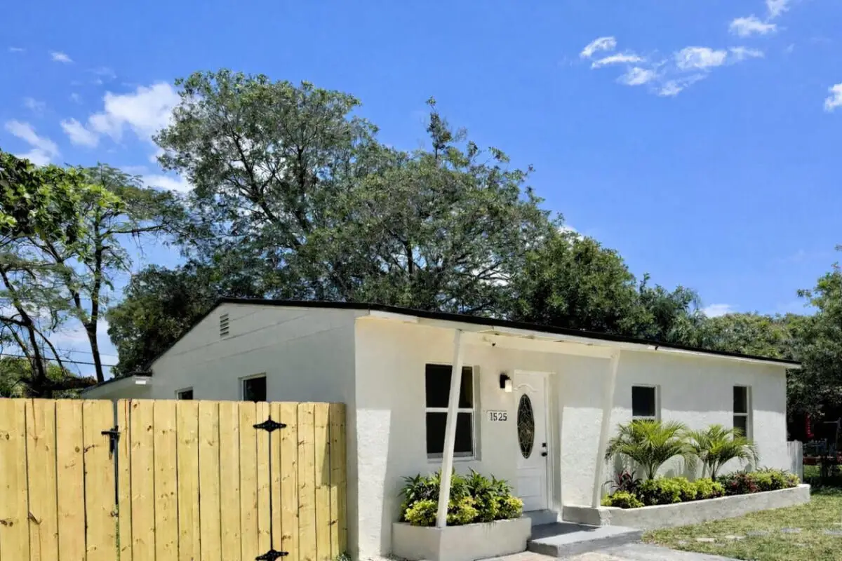 1525 NW 14th Court, Fort Lauderdale, FL 33311 - #1