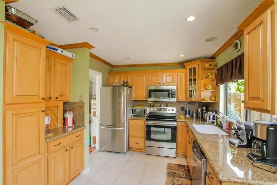 9709 Sunny Isle Circle, Boca Raton, FL 33428 - #3